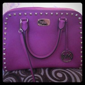 Fuchsia Michael Kors handbag